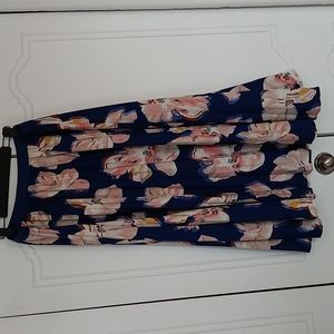 🌺 Pleated Midi Skirt 🌺